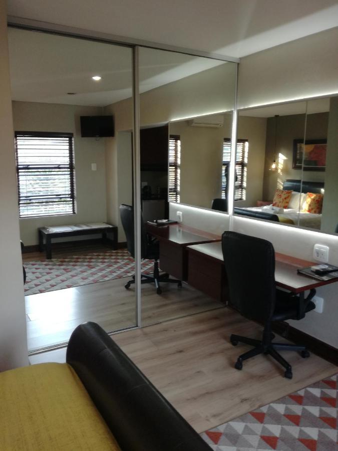 Belmont Guesthouse Bloemfontein Extérieur photo