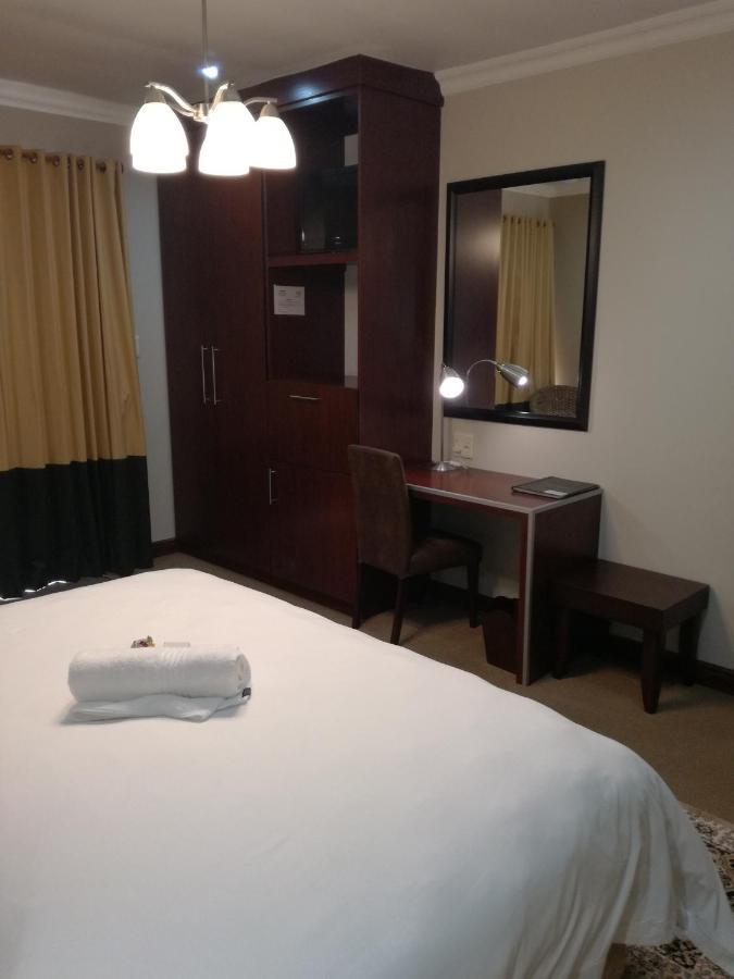 Belmont Guesthouse Bloemfontein Extérieur photo