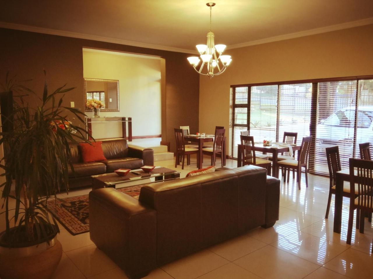 Belmont Guesthouse Bloemfontein Extérieur photo